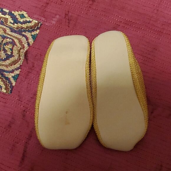 Beautiful Handmade Magenta Salwar Kameez - Picture 4 of 9